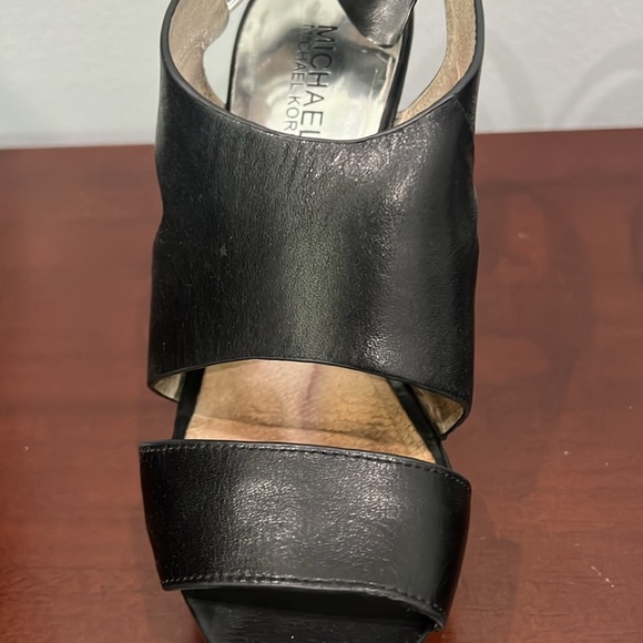 Michael Kors Carla Platform Black Leather Size 7 - Picture 12 of 17